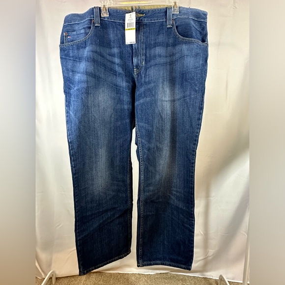 Tommy Hilfiger 44/30 classic fit jeans. NWT. Really nice looking. Spring basics! - Picture 2 of 16